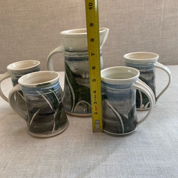 Studio pottery ceramic art pitcher with four mugs signed by Harris. - Picture 7 of 9